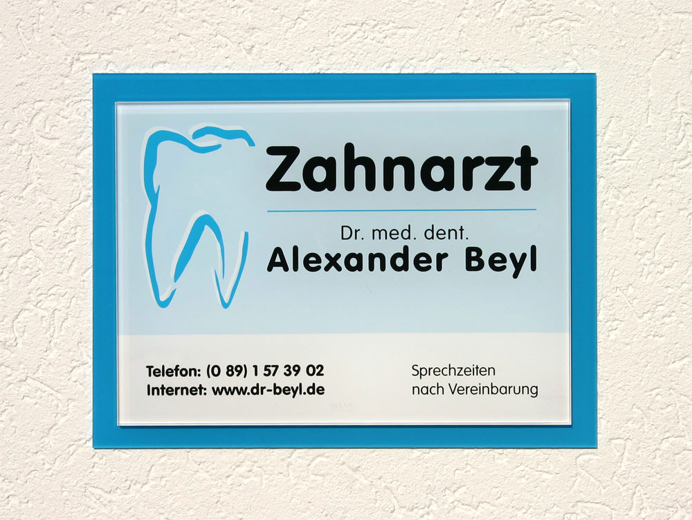 Rechteck Acrylglasschild 8 mm Typ Beta - mit Hintergrundplatte