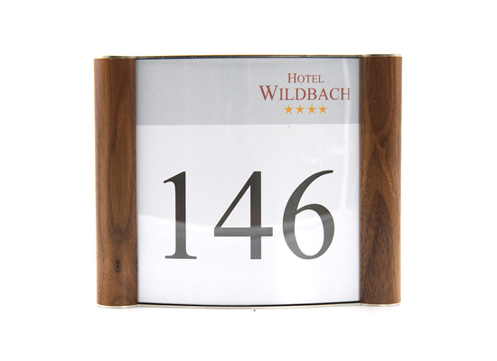 Türschild Westerwald-Nussbaum