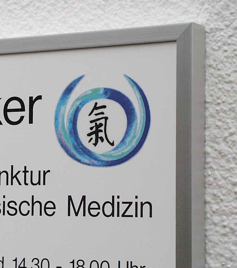 Alu-Wechselrahmen Typ Theta- - Rahmen silber eloxiert-Einschiebeschilder weiß