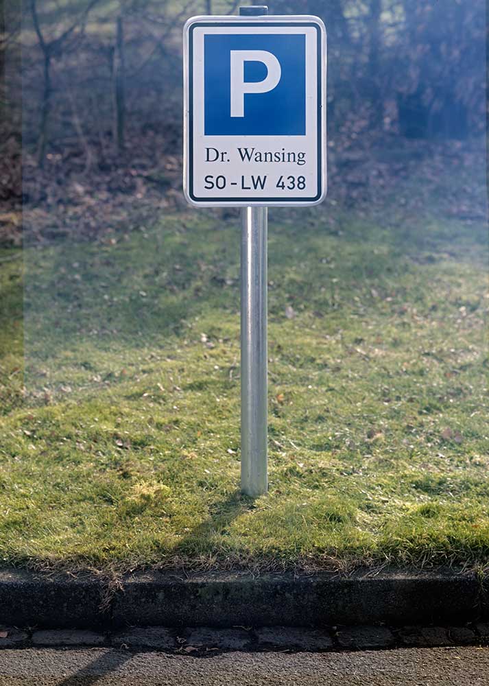 Parkplatzschild 315 x 420 mm (BxH) - mit Pfosten zum Einbetonieren
