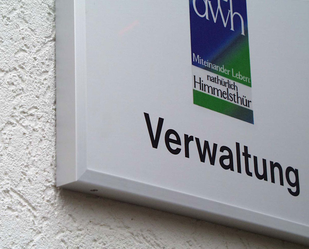 Alu-Wechselrahmen Typ Theta- - Rahmen und Einschiebe-Schilder silber eloxiert