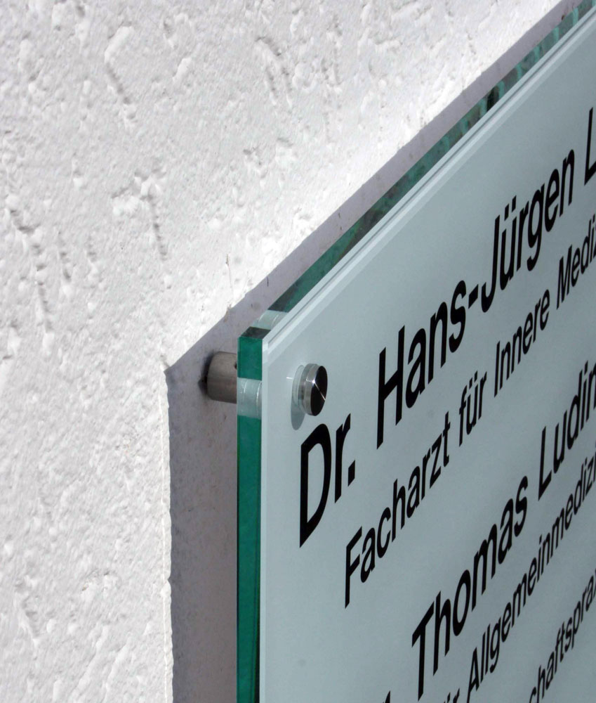 Echtglas-Schild (ESG) - 8 mm Typ Kristallum-weiß