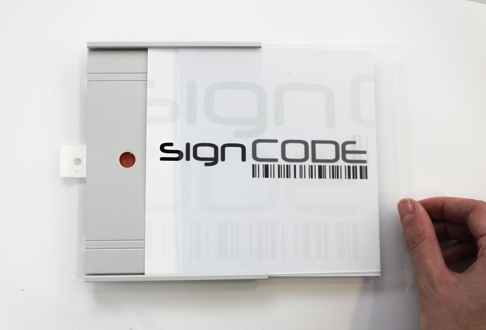 Türschild SignCode Color - 105 x 105 mm (hoch oder quer)