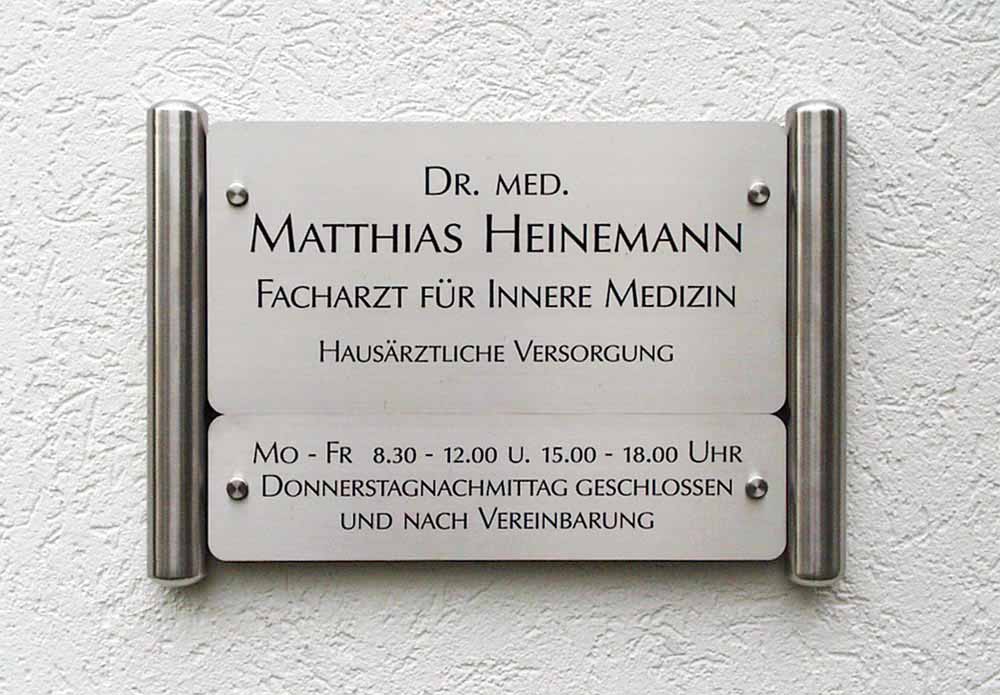 Rundeck Edelstahl-Schild 2 mm Typ Rondo-ESR - auf Edelstahl-Konstruktion
