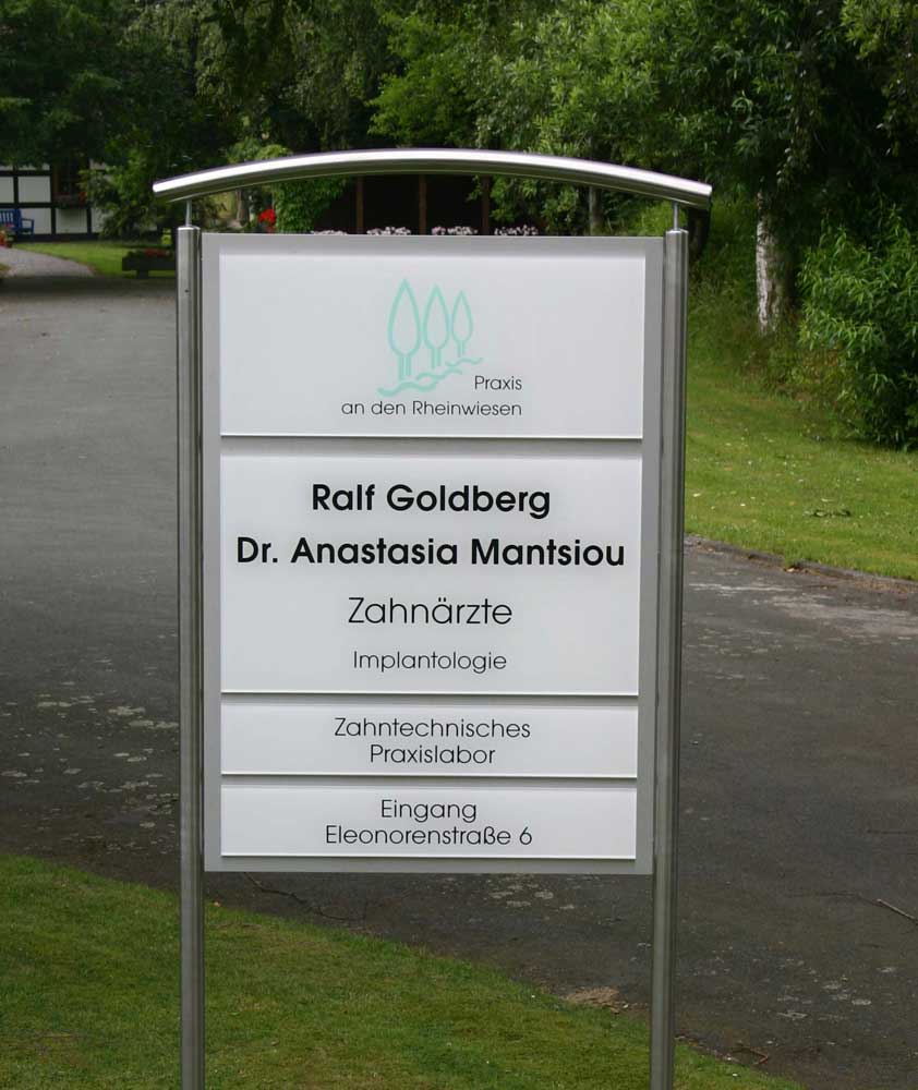 Edelstahl-Schildständer - Typ Halbbogen-V2A-Goldberg