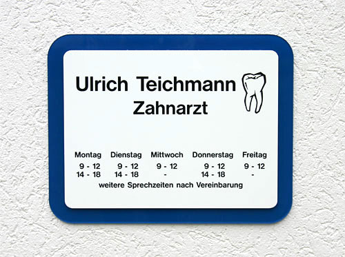 Rundeck Acrylglasschild 4 mm Typ Delta - mit Hintergrundplatte