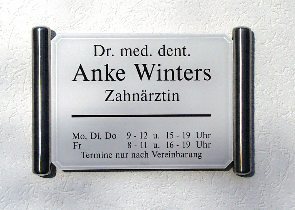 Achteck-Facetten Acrylglasschild 8 mm Typ Epsilon-ESR - auf Edelstahl-Konstruktion