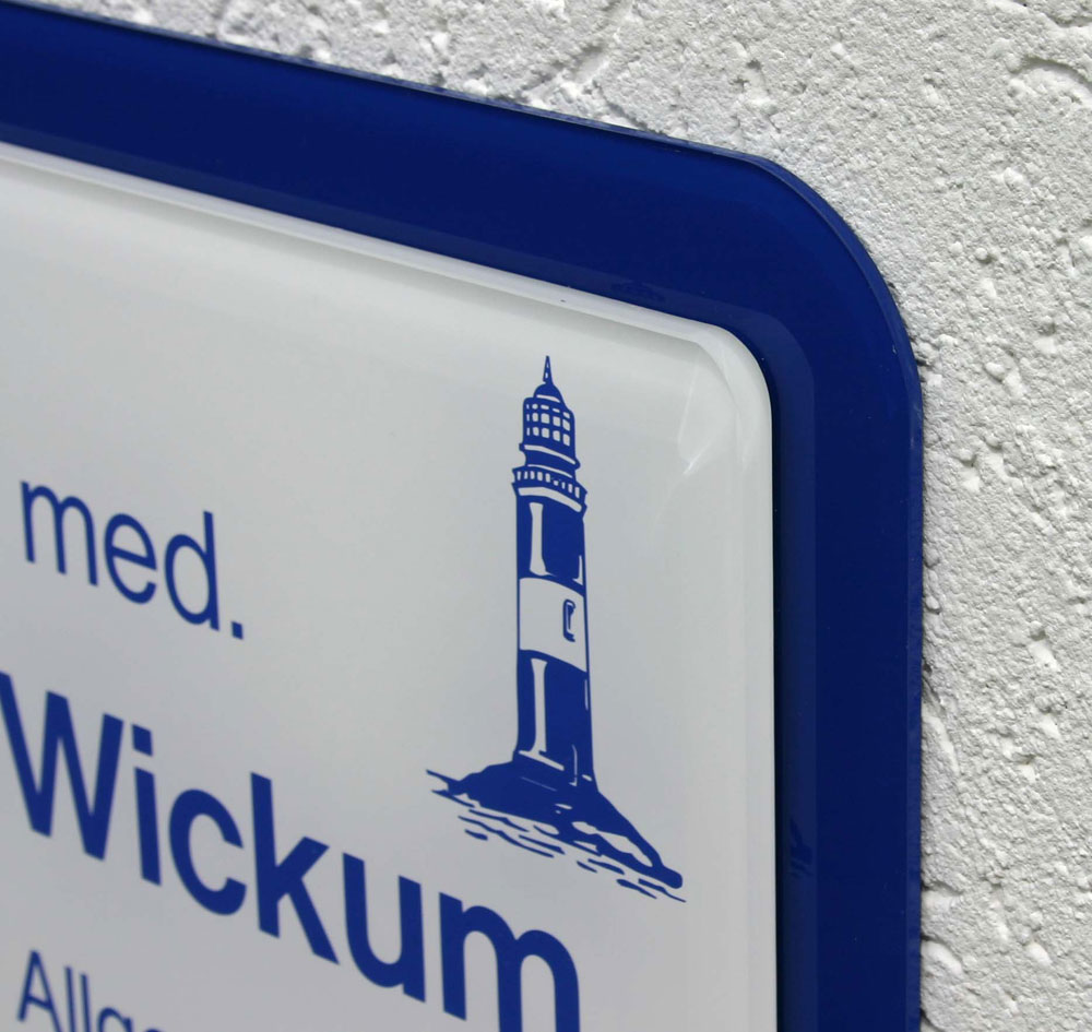 Rundeck Acrylglasschild 8 mm Typ Delta - mit Hintergrundplatte