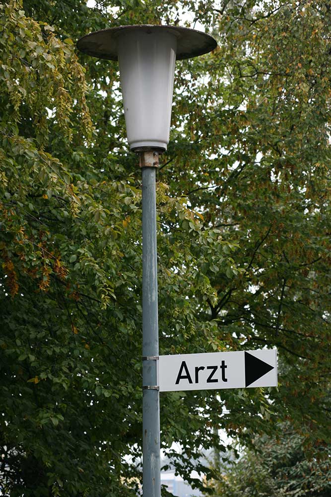 Wegweiser 600 x 200 mm (BxH) - mit Schellen für Posten mit 60 mm Ø