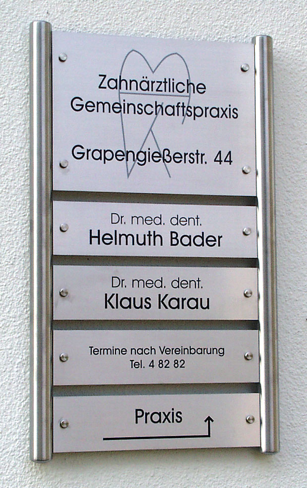 Rechteck Edelstahl-Schild 2 mm Typ Quadro-ESR - auf Edelstahl-Konstruktion