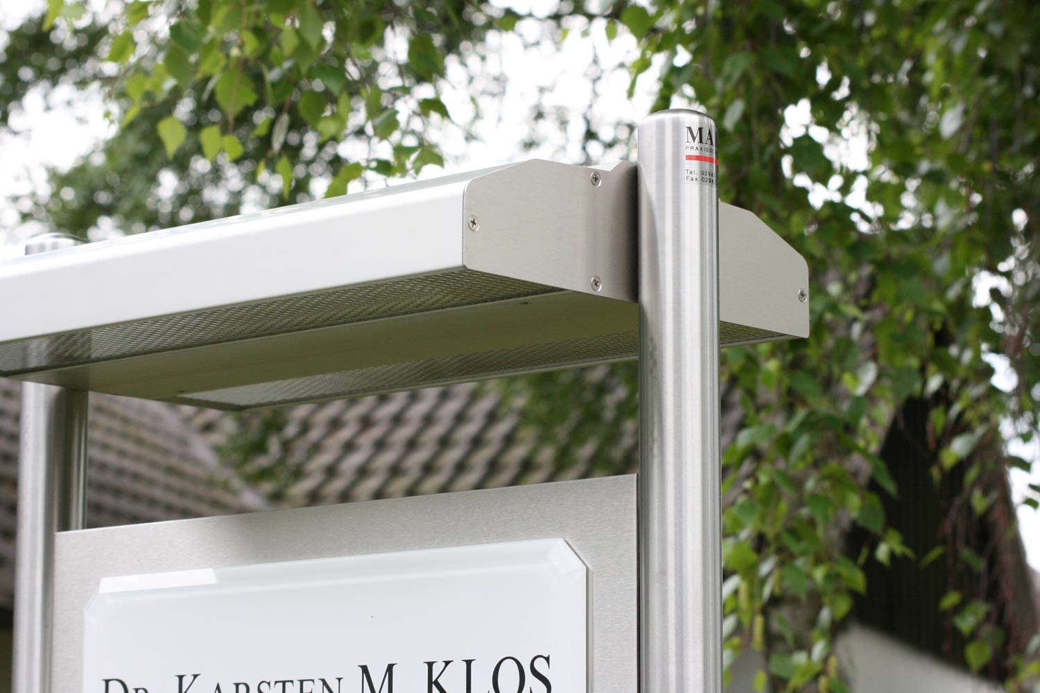 Edelstahl-Schildständer - Typ ESR-H-BL-Plexi-Klos