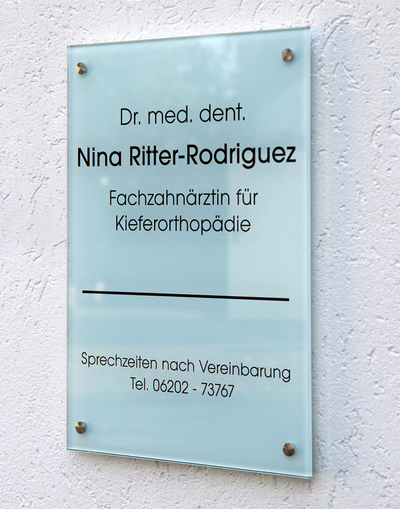 Echtglas-Schild (ESG) - 8 mm Typ Kristallum-weiß