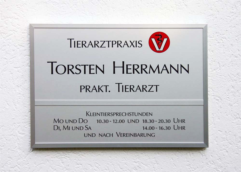 Alu-Wechselrahmen Typ Theta- - Rahmen und Einschiebe-Schilder silber eloxiert