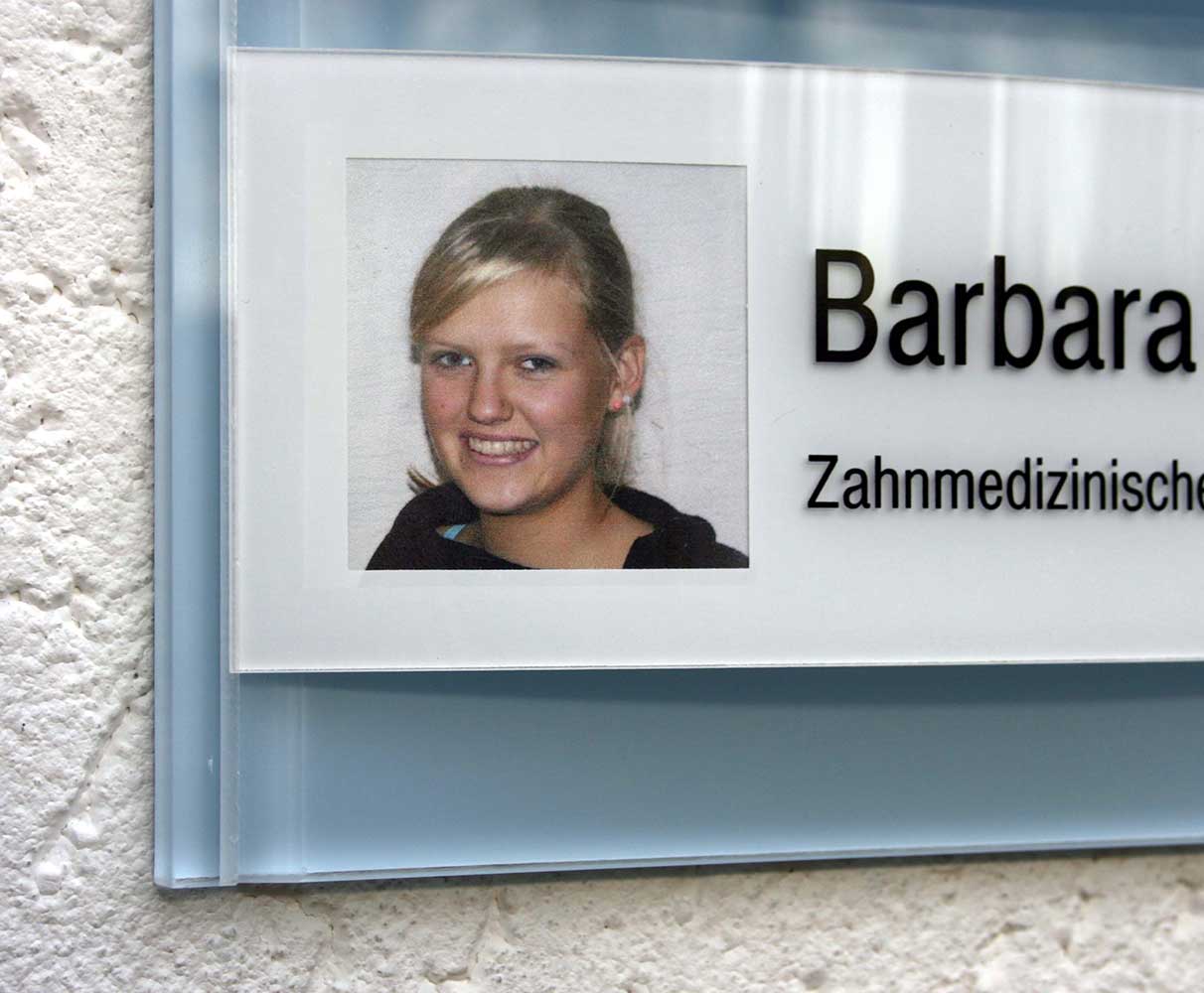 Mitarbeiter-Display - 225 x 500 mm - Überschrift + 4 Mitarbeiter