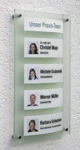 Mitarbeiter-Display - 300 x 500 mm - Überschrift + 4 Mitarbeiter