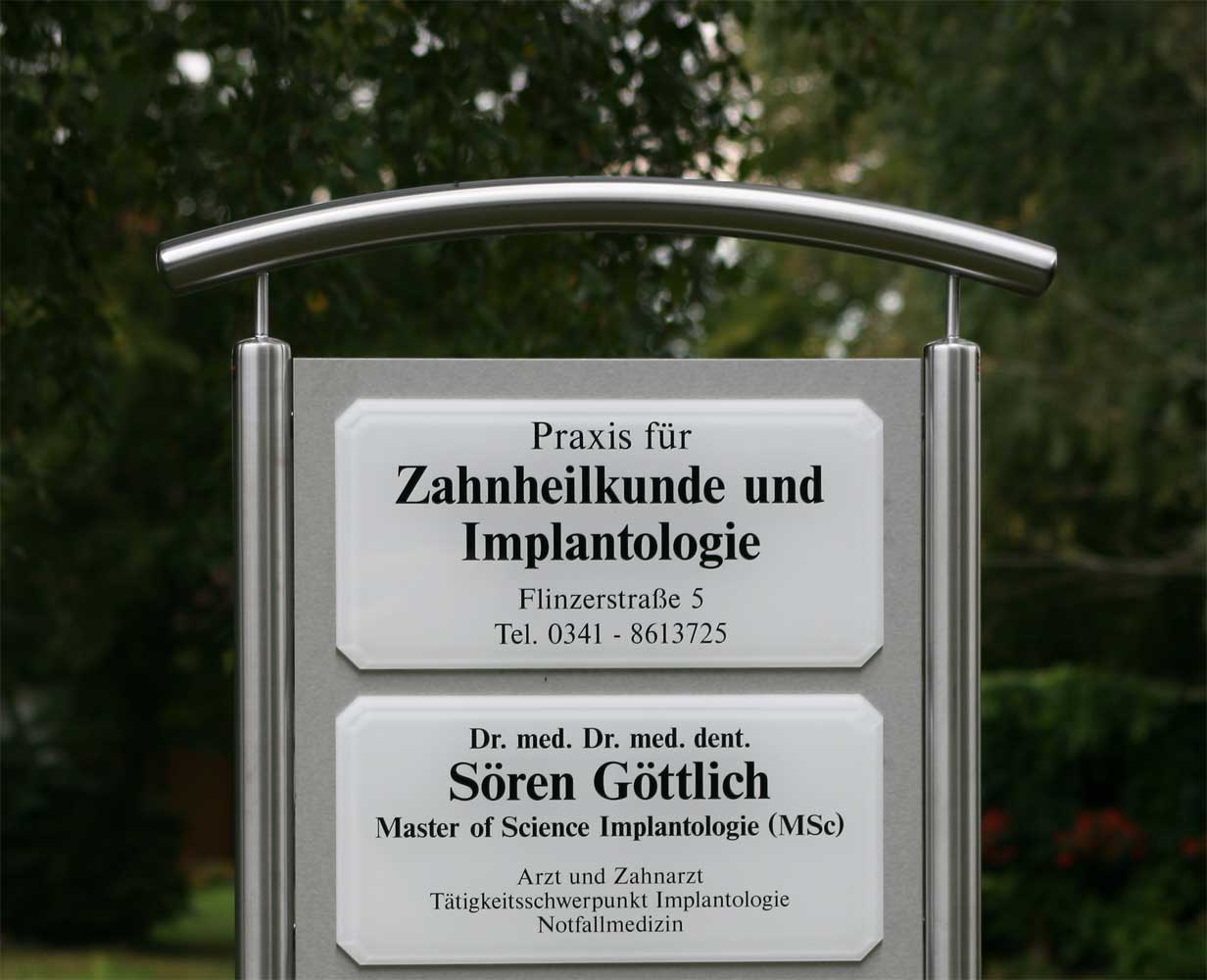 Edelstahl-Schildständer - Typ Halbbogen-V2A-Göttlich
