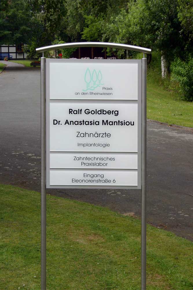 Edelstahl-Schildständer - Typ Halbbogen-V2A-Goldberg