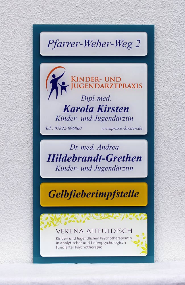 Rundeck Acrylglasschild 8 mm Typ Delta - mit Hintergrundplatte