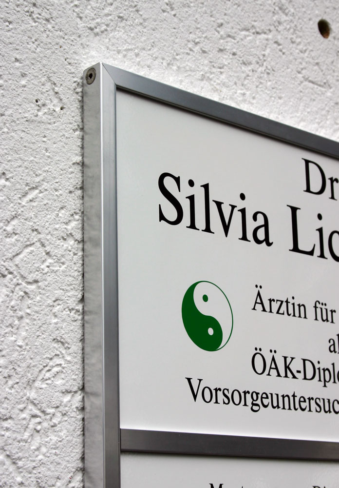 Alu-Wechselrahmen Typ Theta- - Rahmen silber eloxiert-Einschiebeschilder weiß