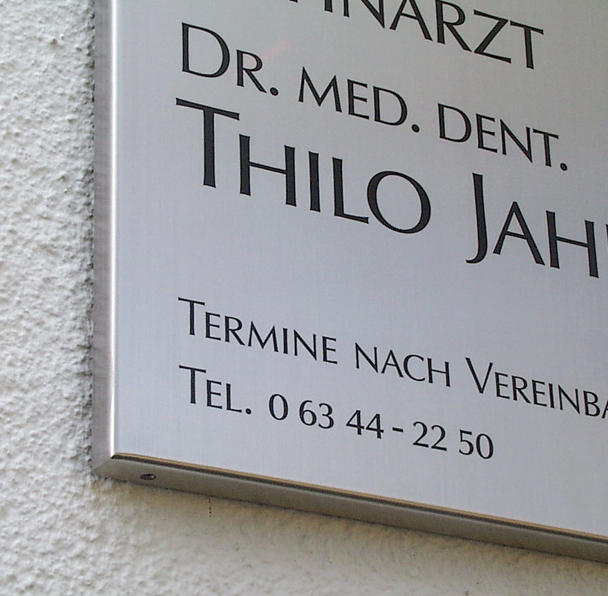 Edelstahl-Kassetten-Schild - 20 mm abgekantet Typ Profil