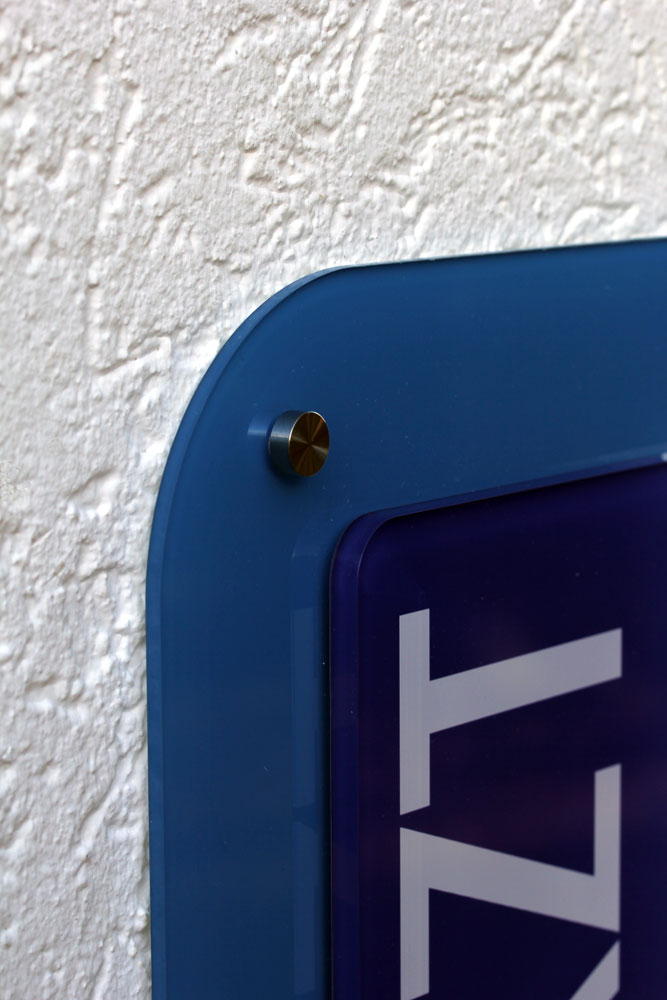 Rundeck Acrylglasschild 8 mm Typ Delta - mit Hintergrundplatte