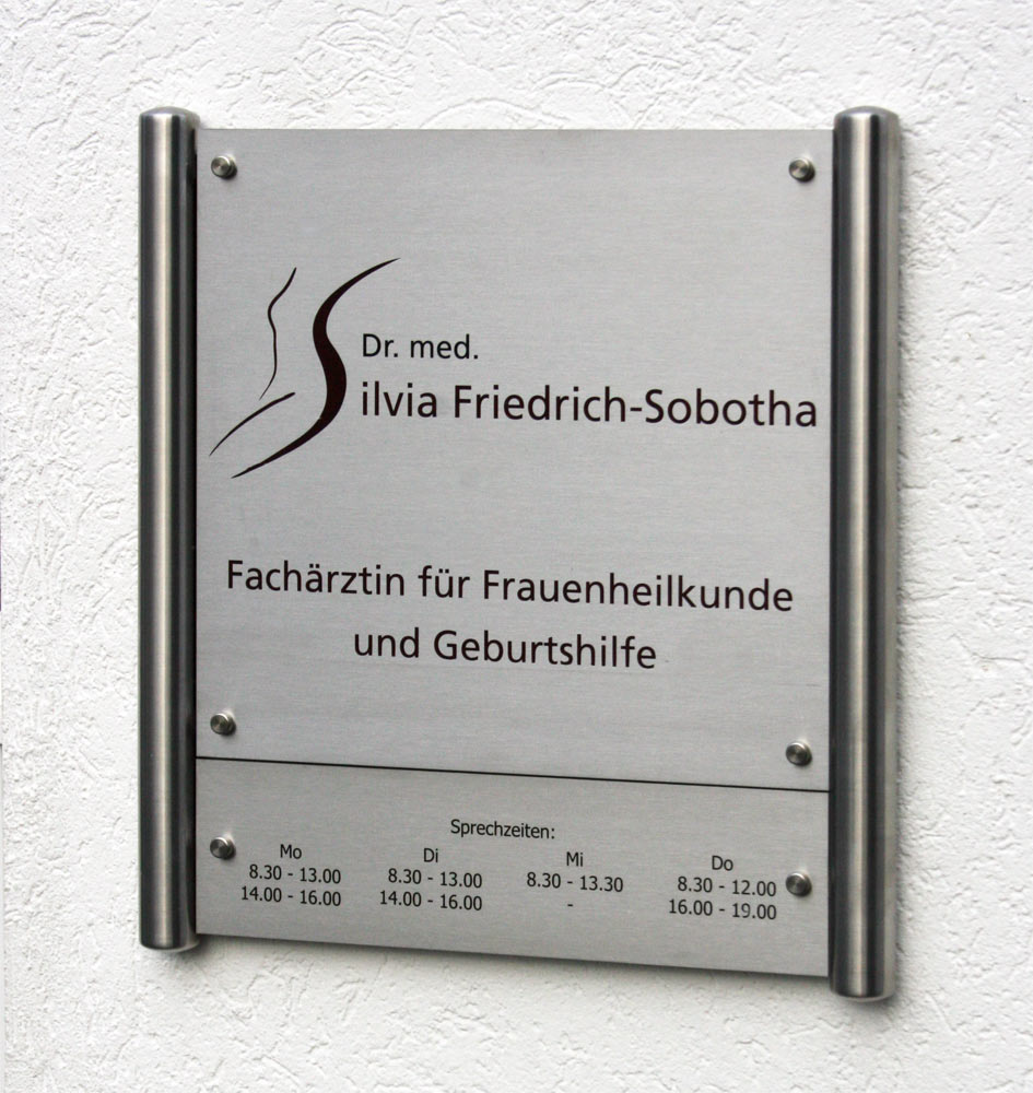 Rechteck Edelstahl-Schild 2 mm Typ Quadro-ESR - auf Edelstahl-Konstruktion