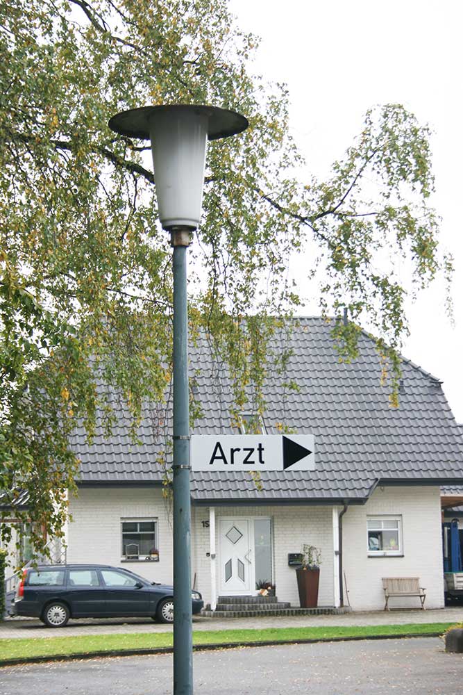 Wegweiser 600 x 200 mm (BxH) - mit Schellen für Posten mit 60 mm Ø