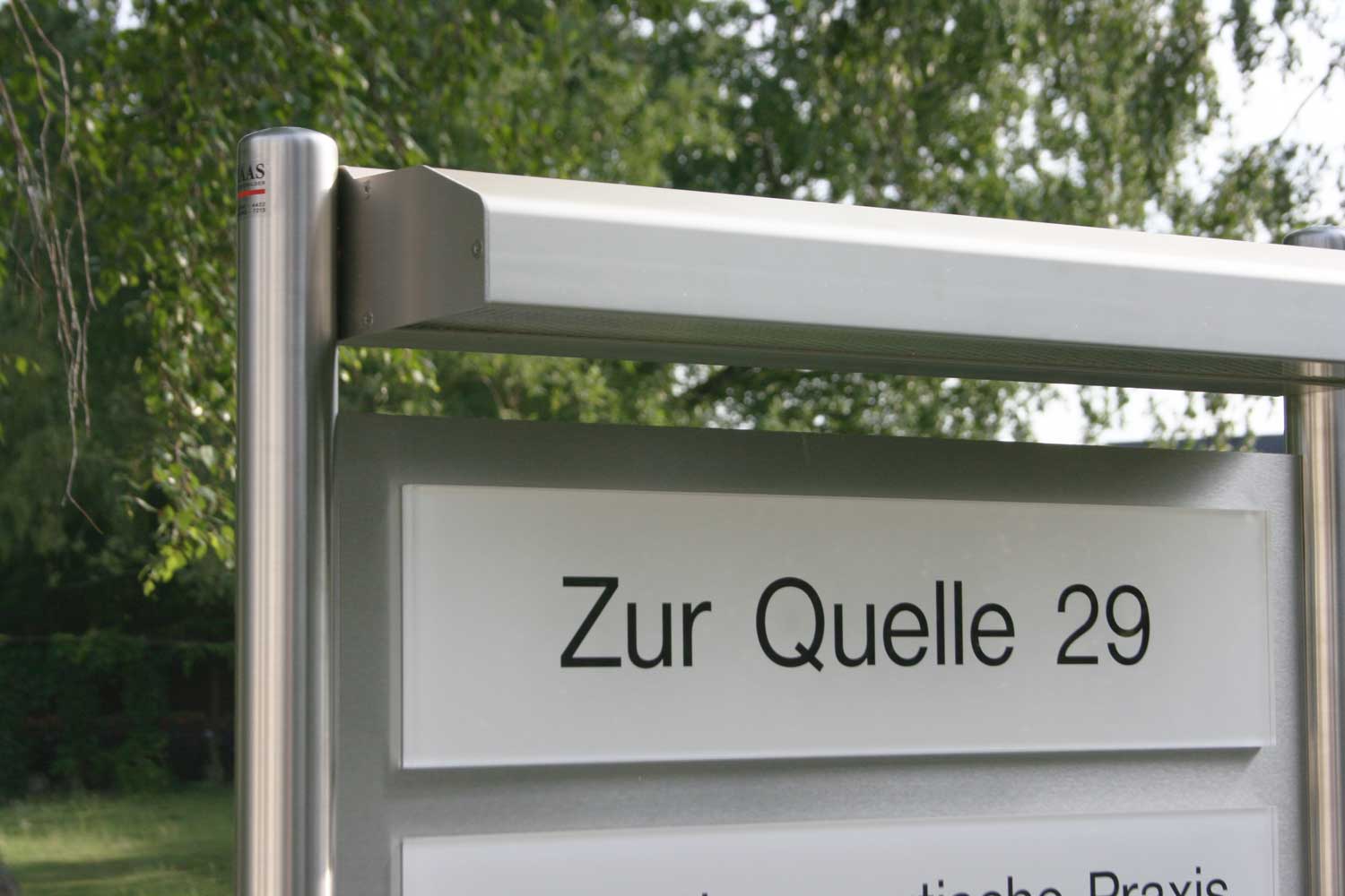 Edelstahl-Schildständer - Typ ESR-H-BL-Plexi-Kamstra