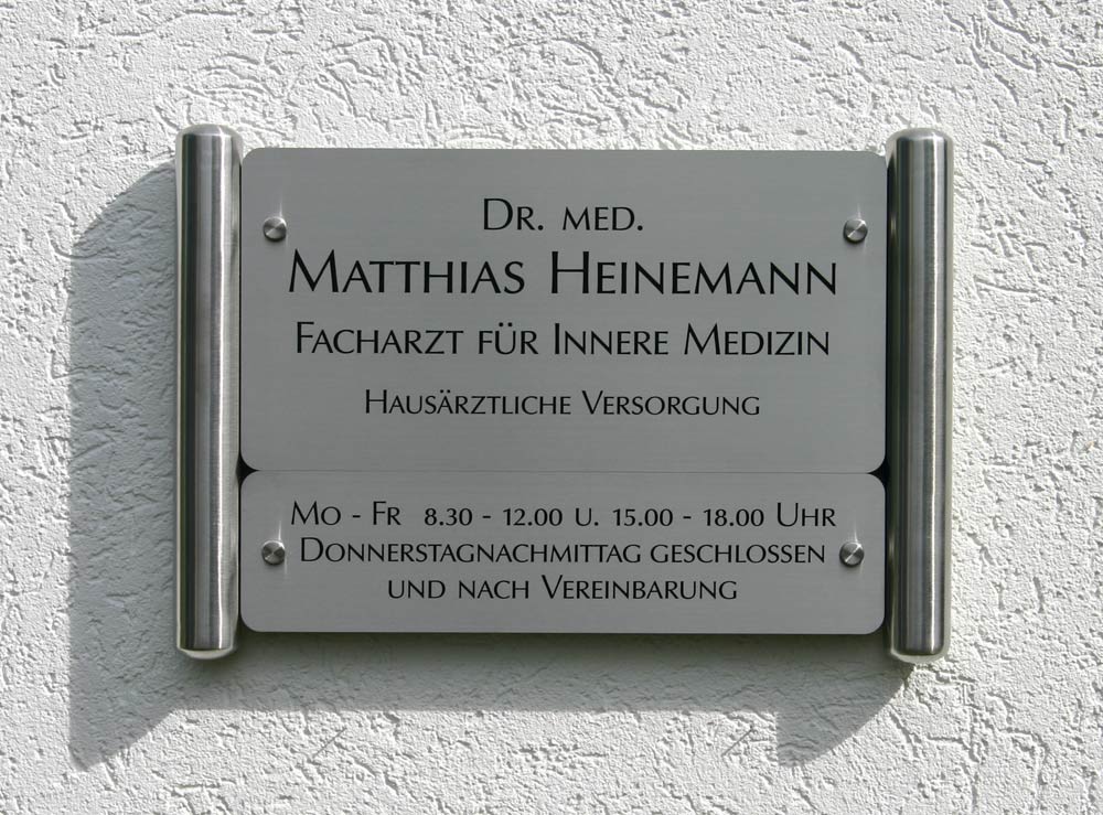 Rundeck Edelstahl-Schild 2 mm Typ Rondo-ESR - auf Edelstahl-Konstruktion