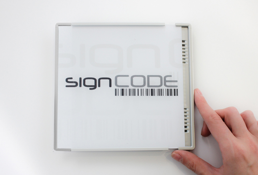 Türschild SignCode Color - 105 x 105 mm (hoch oder quer)