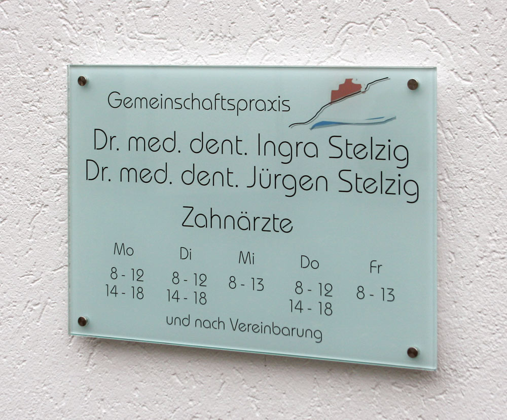 Echtglas-Schild (ESG) - 8 mm Typ Kristallum-weiß