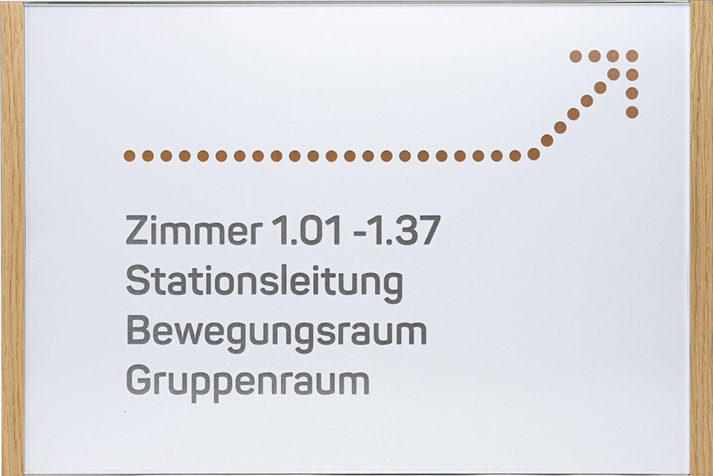 Türschild NIRO.eiche - 444,5 x 300,5 mm, A3 quer
