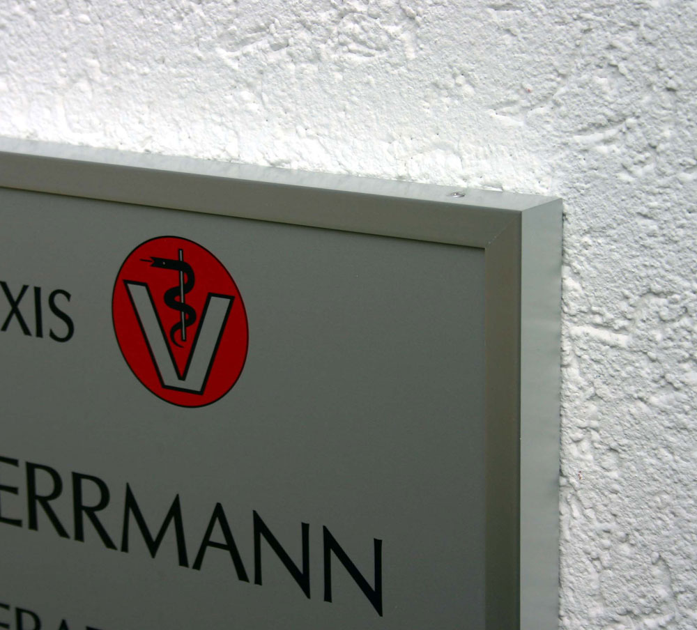 Alu-Wechselrahmen Typ Theta- - Rahmen und Einschiebe-Schilder silber eloxiert