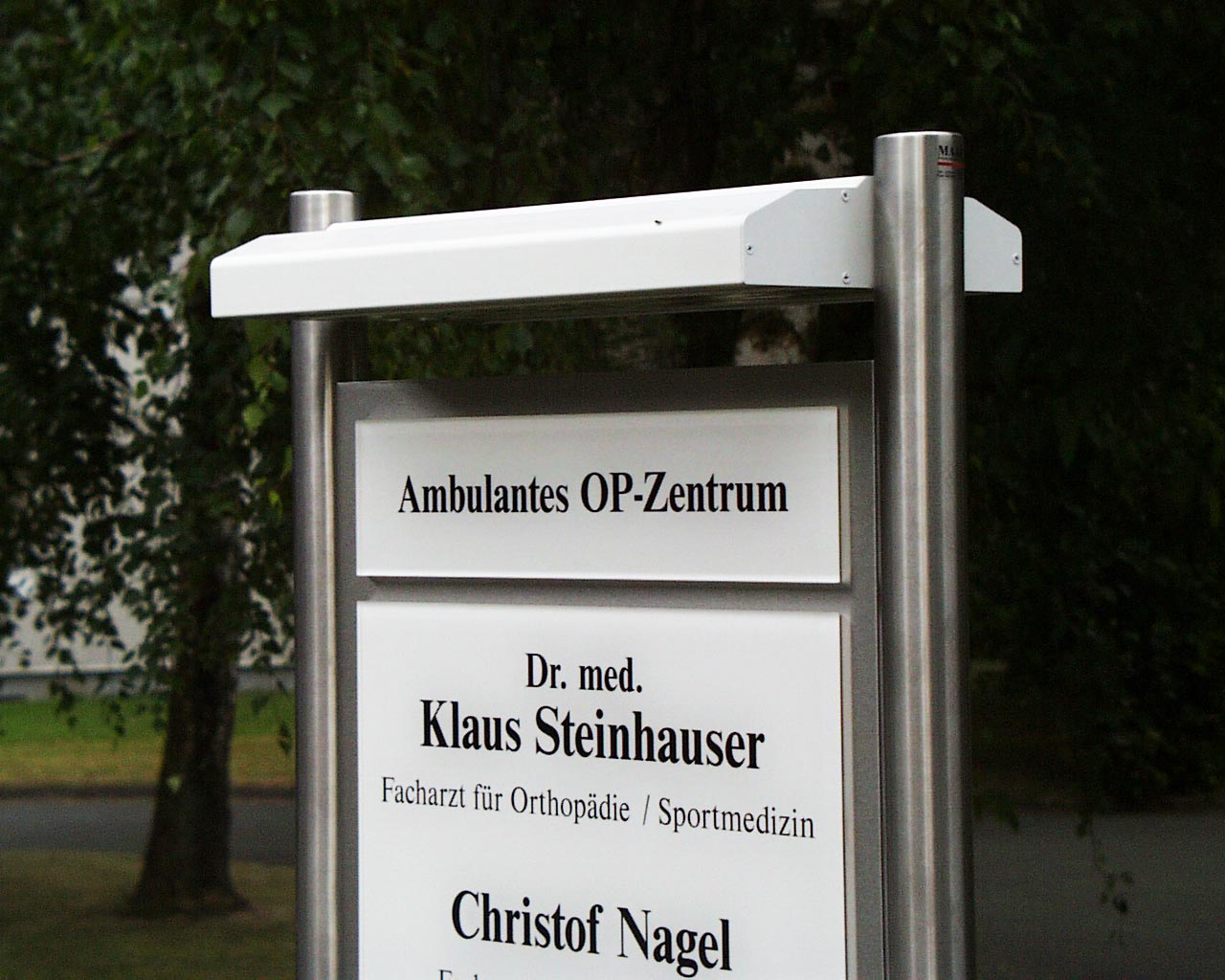 Edelstahl-Schildständer - Typ ESR-H-BL-Plexi-Steinhauser